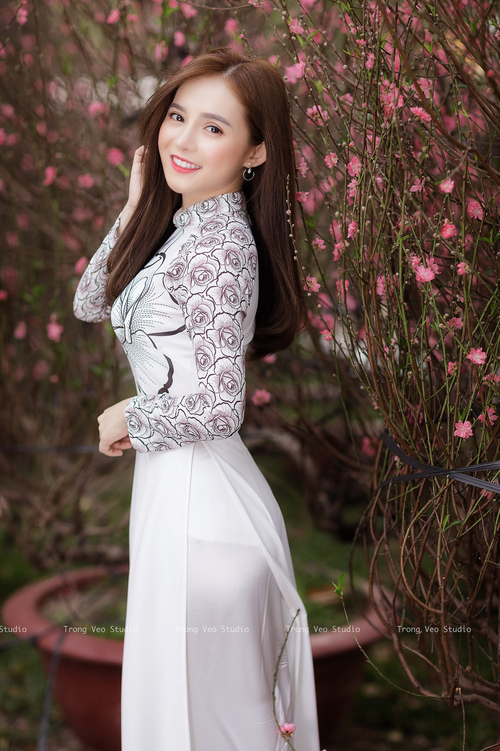 毕尔巴鄂竞技客场1-1战平西班牙人，双方互有攻守，毕尔巴鄂竞技换帅